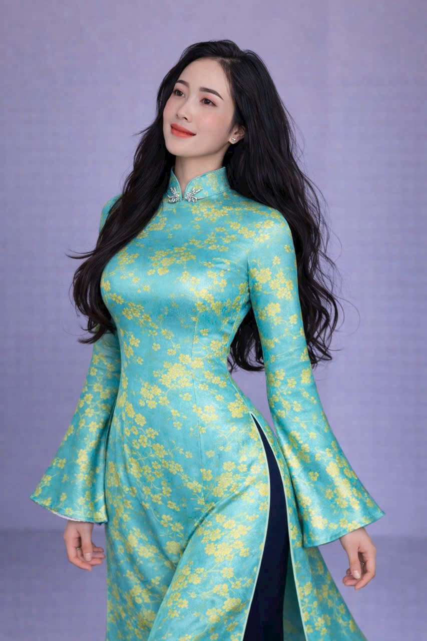H706 3834 Áo only no pants - Áo dài dáng truyền thống chiết li eo lụa gấm tuyết mai màu xanh