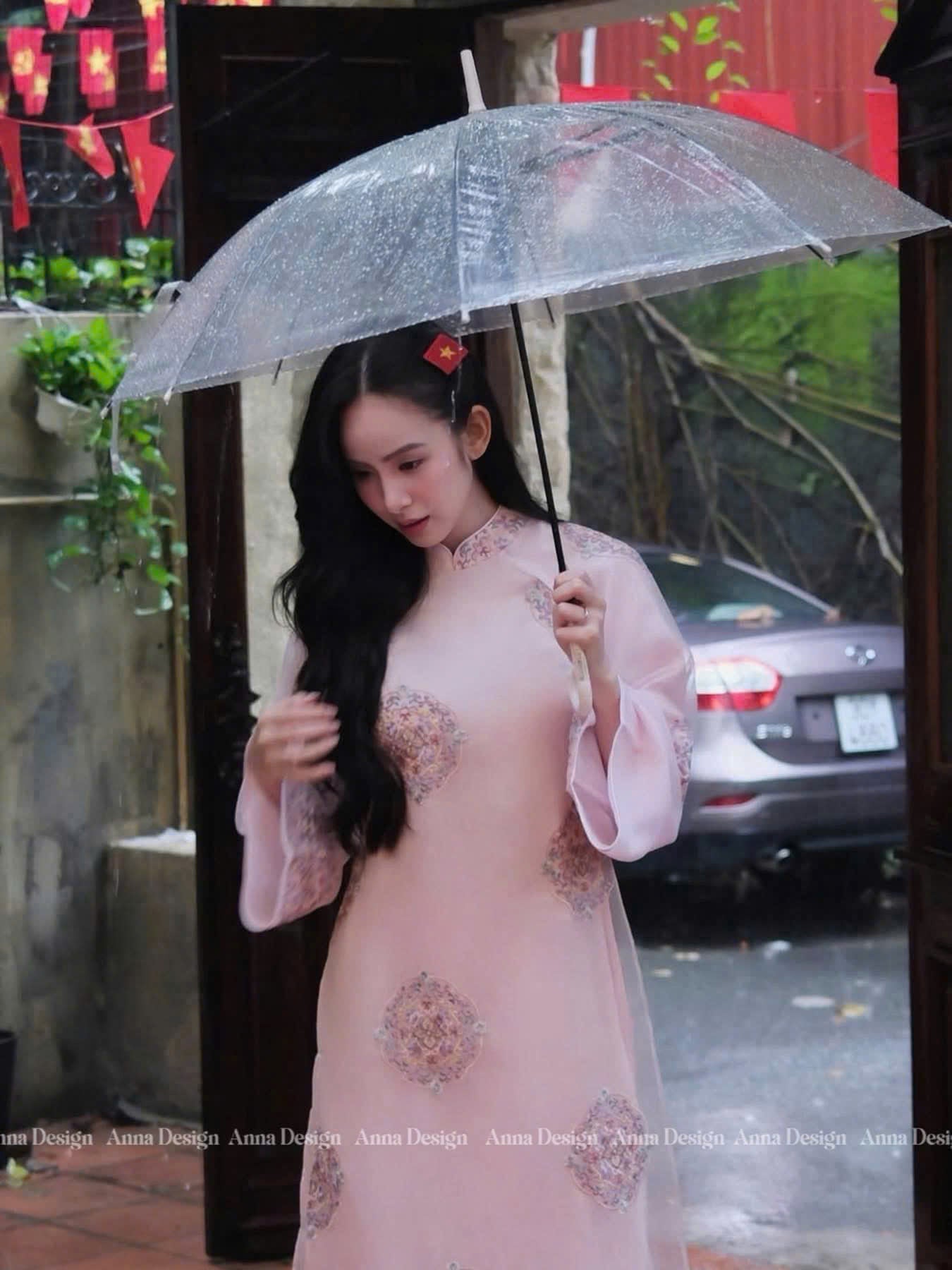 H668 4218 Áo only no pants - Áo dài tơ thêu 4 tà màu hồng phấn