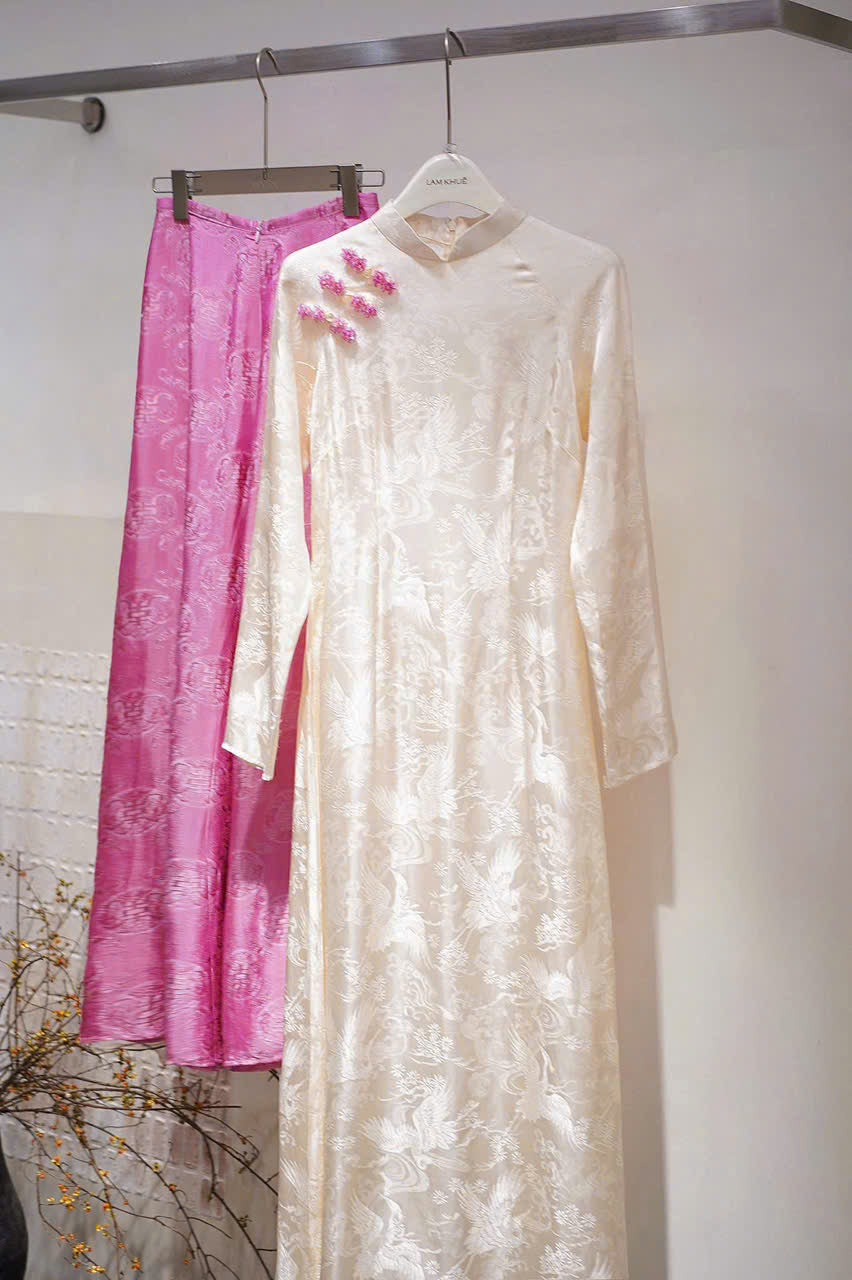 M578 4095 Áo + quần thọ dơi - Áo dài dáng truyền thống chiết li eo màu trắng kem