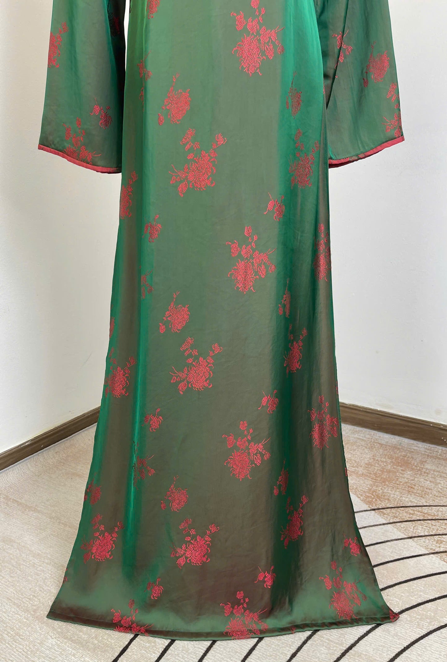 H799 4345 Áo only no pants - Áo dài dáng suông lụa 2 da tằm cúc màu xanh ánh đỏ