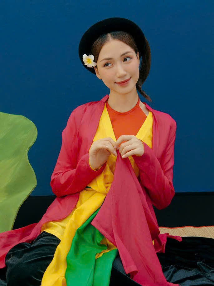Y22 4360 - Set tứ thân thị mầu