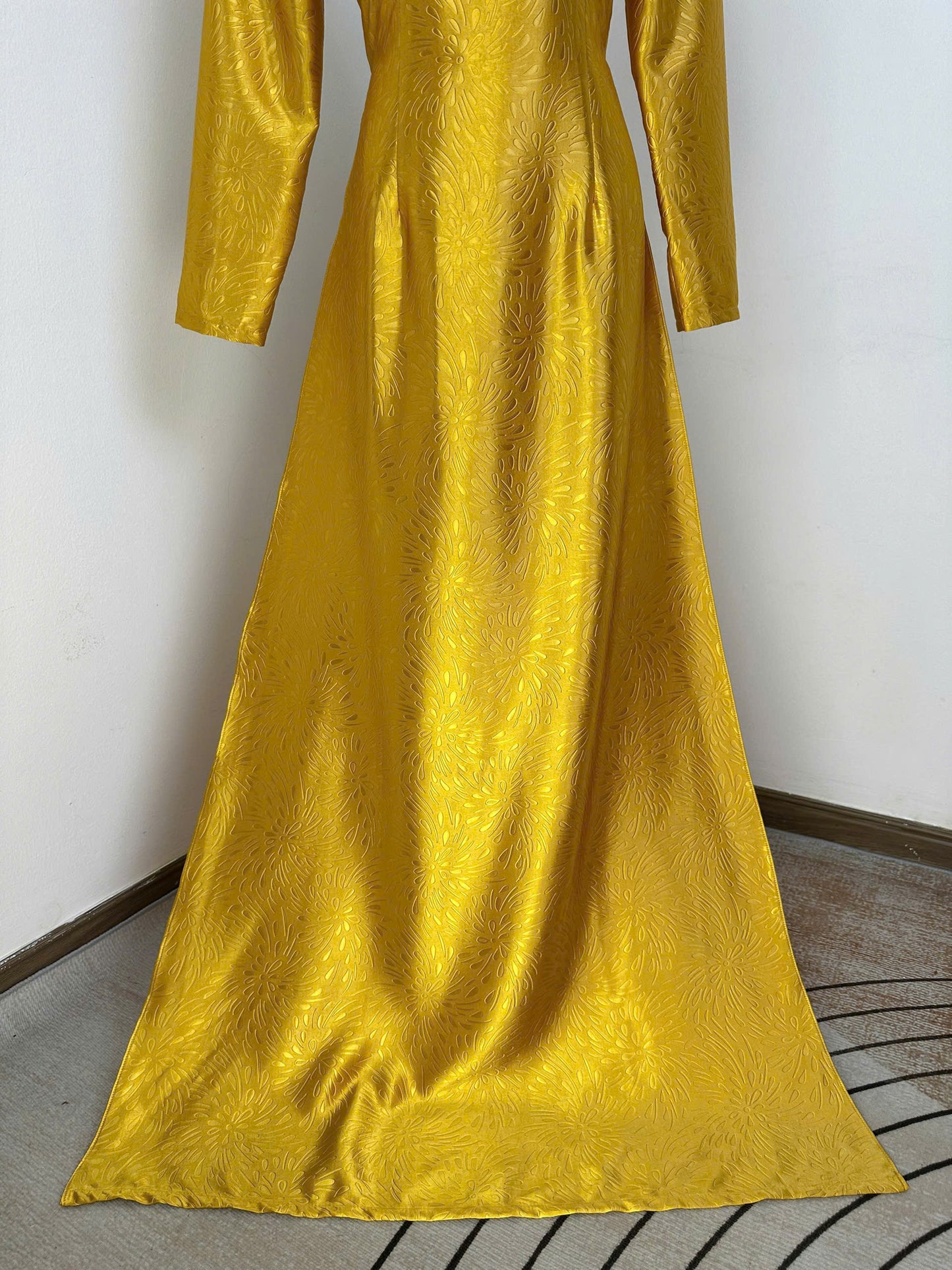 H878 Áo only no pants - Áo dài lụa màu vàng gold