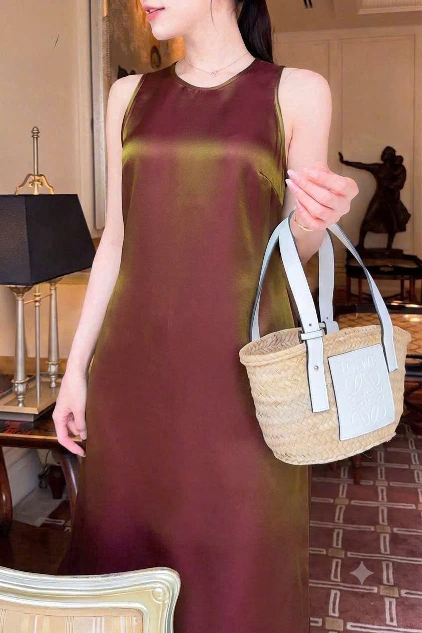 V30 - Đầm sát nách dáng dài lụa double silk màu nâu ánh vàng