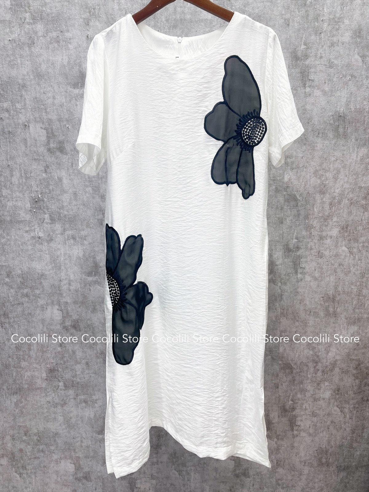 Đầm suông linen màu trắng thêu - Cocolilistore
