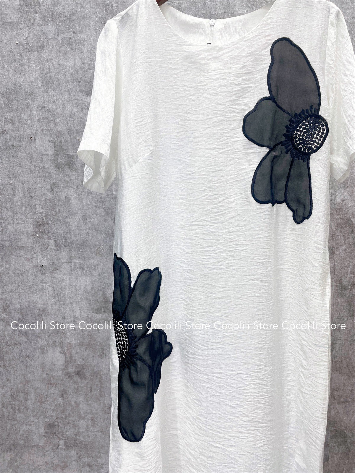 Đầm suông linen màu trắng thêu - Cocolilistore