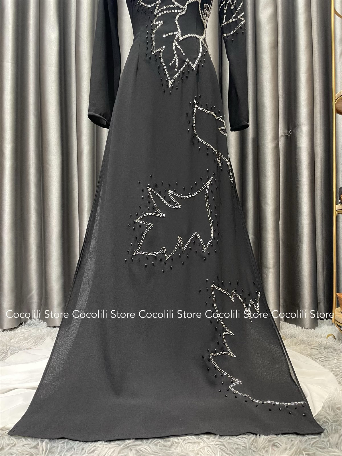 S08 shipnhanh Áo dài thiết kế chiffon 4 tà cover Hoà Vi màu đen đính kết 1950 - Cocolilistore