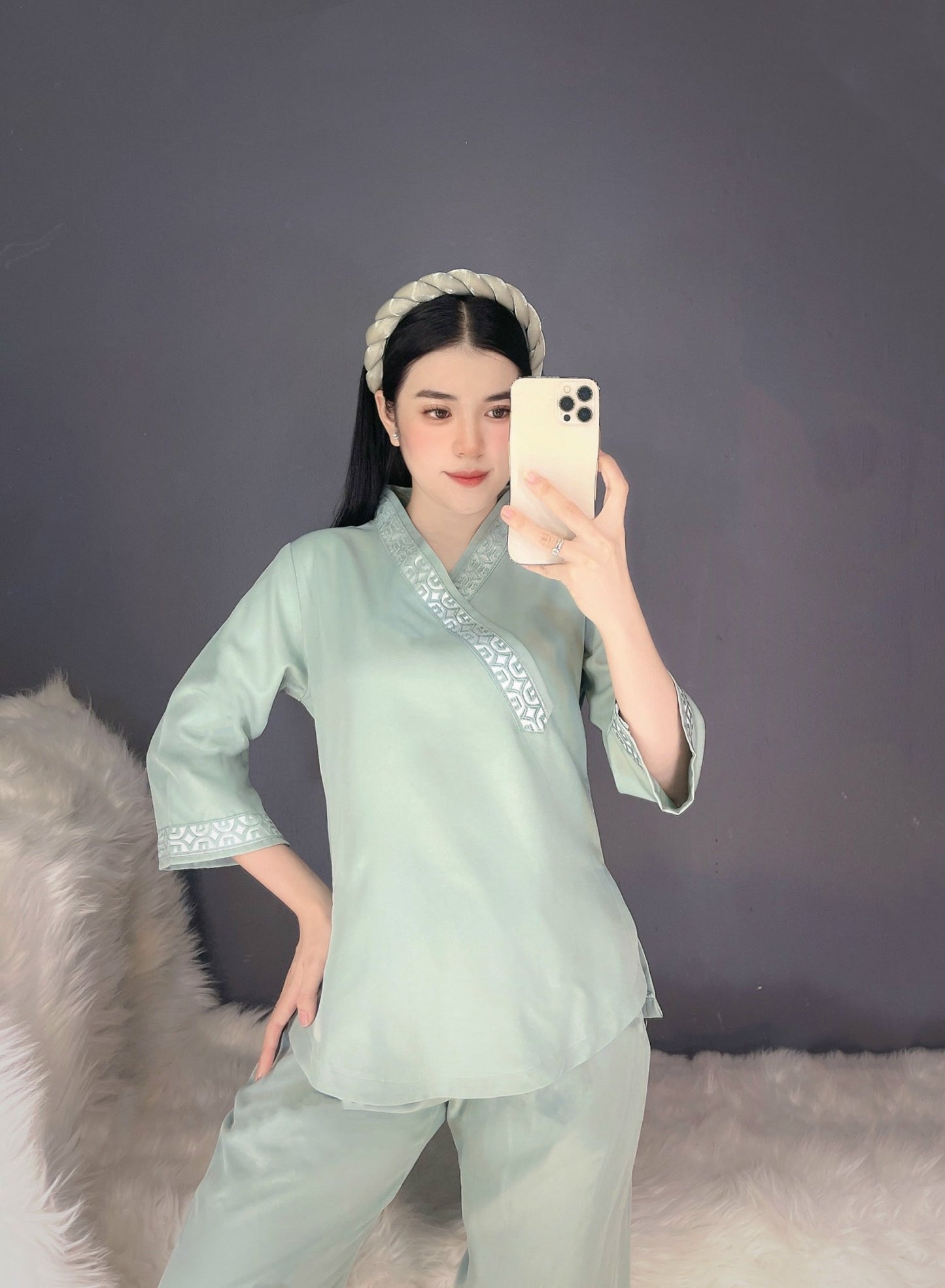 PP18 shipnhanh Áo + quần - Bộ pháp phục lụa phối cổ chéo màu xanh ngọc