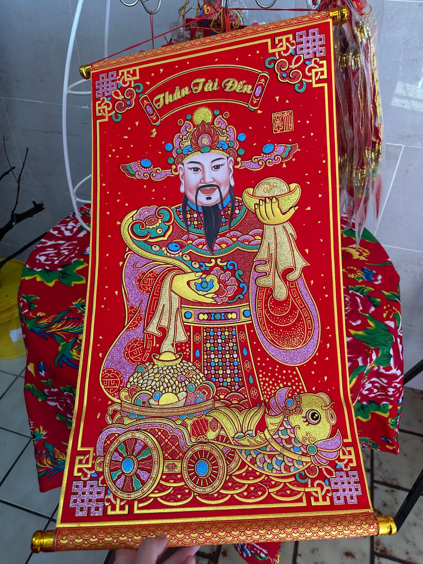 TET101 - Liễn đơn nhung THẦN TÀI ĐẾN - 3D siêu sắc nét