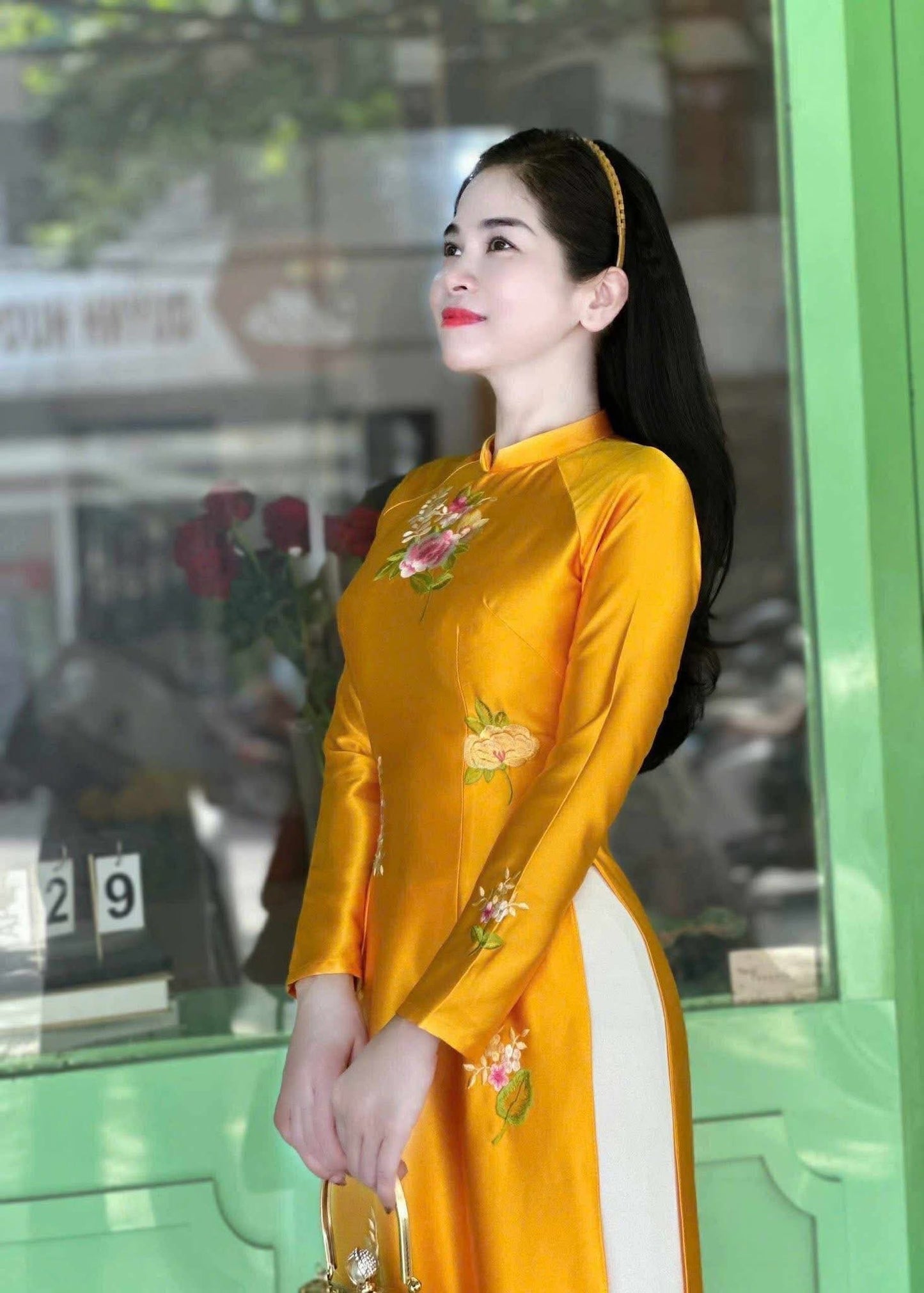 H292 1483 Áo only - Áo dài lụa valentino thêu hoa màu vàng