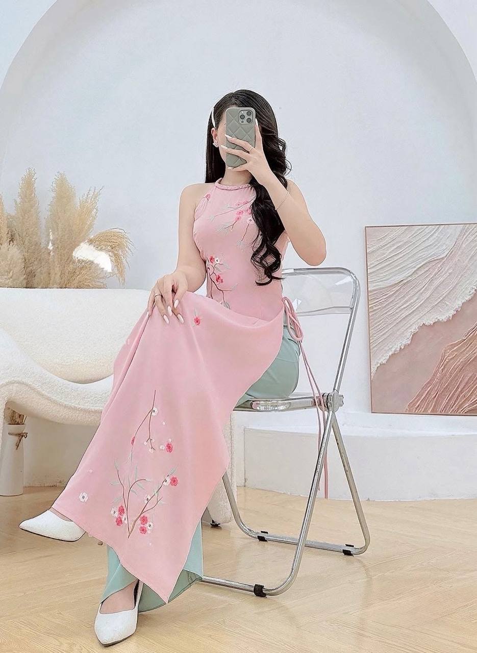 TN106 Áo only no pants - Áo dài cách tân cổ yếm màu hồng thêu hoa