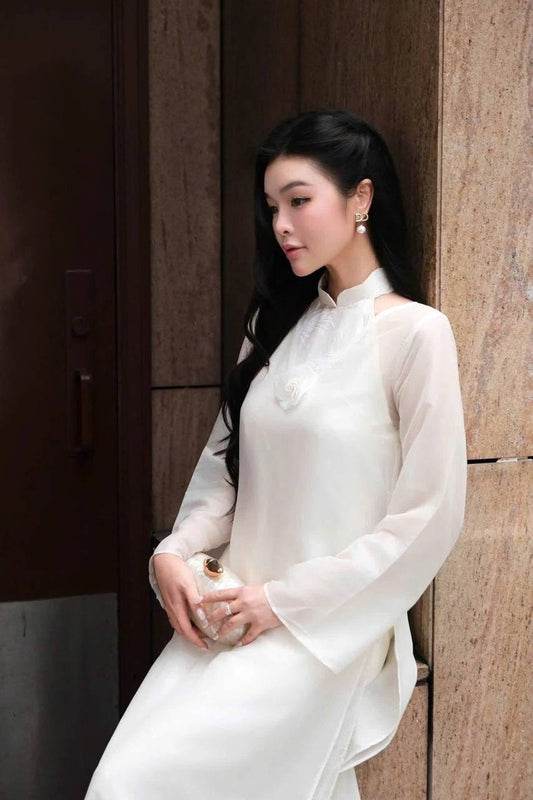 K84 Áo only no pants - Áo dài cổ yếm kèm choàng tơ màu trắng