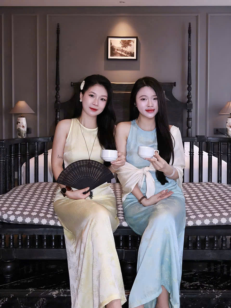 H947 - Đầm sát nách lụa tằm thọ