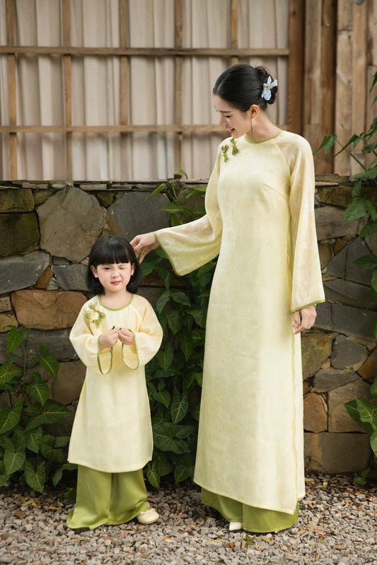 TN59 4936 Áo only no pants - Áo dài dáng suông màu vàng nhạt