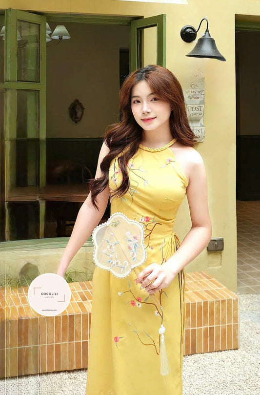 TN58 Áo only no pants - Áo dài cổ yếm cách tân thêu màu vàng