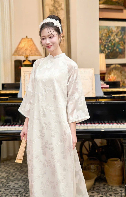 TN64 4941 Áo only no pants - Áo dài cách tân tơ hoa màu trắng kem