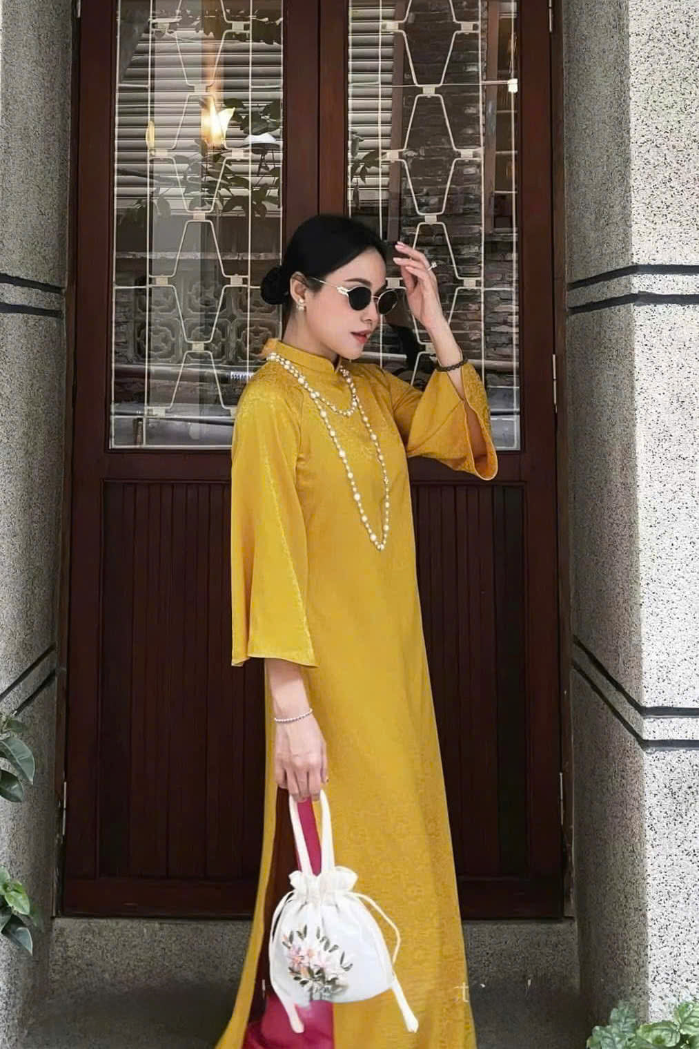 K13 5045 Áo only no pants - Áo dài cách tân dáng suông lụa gấm hoa cúc