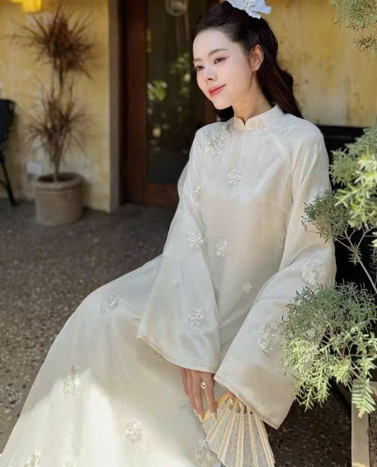 K25 Áo only no pants - Áo dài dáng suông tơ thêu 4 tà