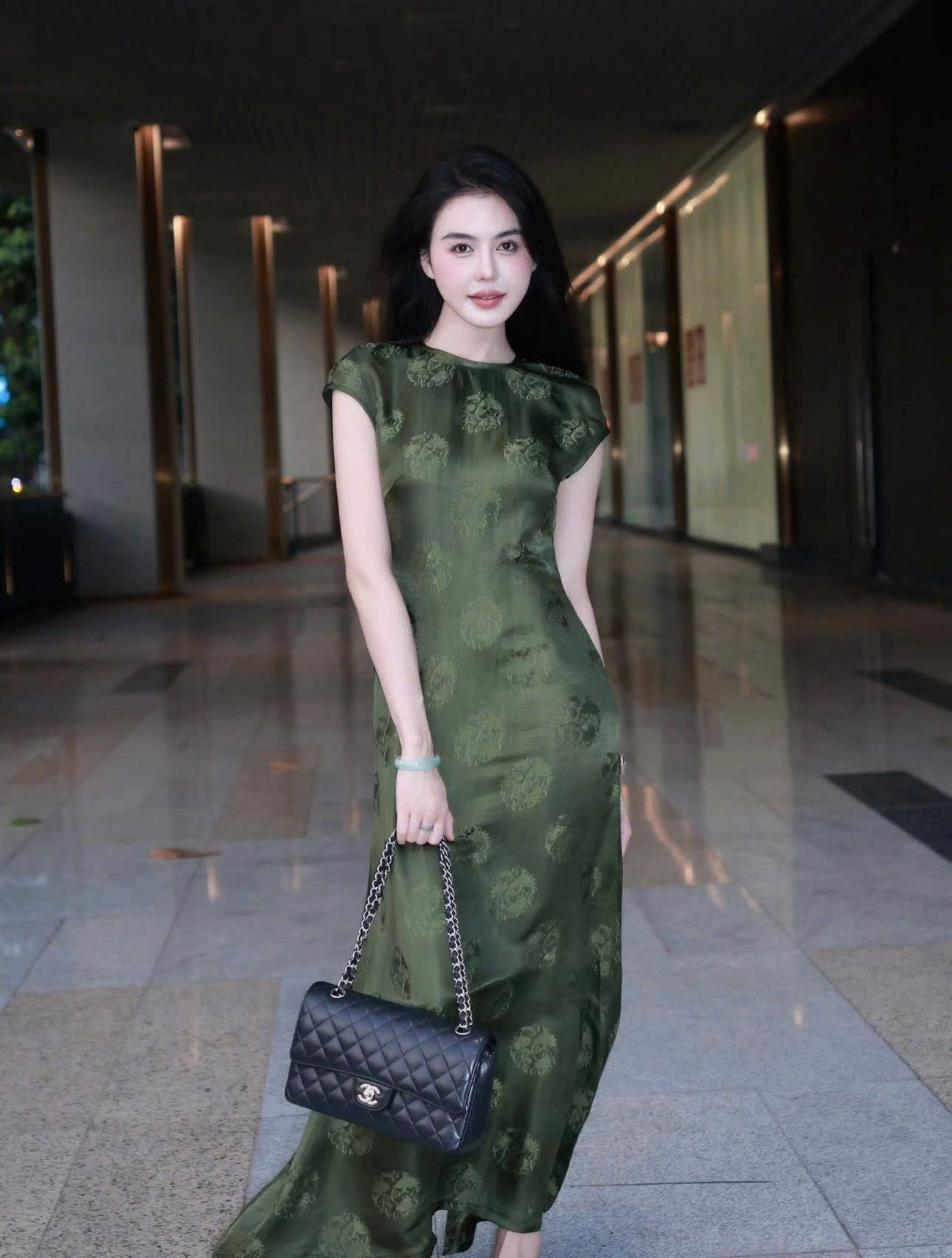 V52 5129 - Đầm dài, tay ngắn lụa nha xá