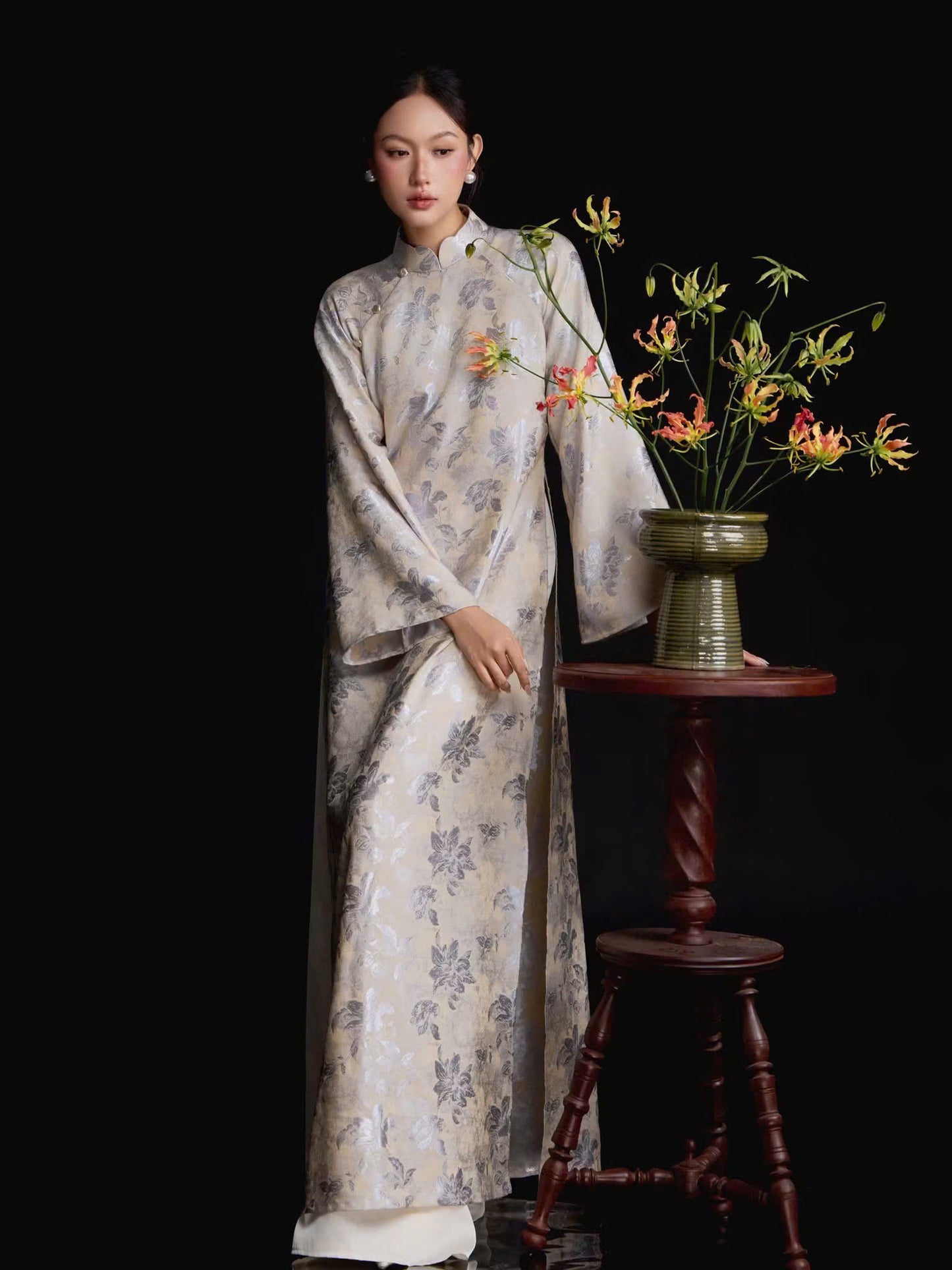 K80 5211 Áo only no pants - Áo dài dáng suông 2 tà lụa tằm