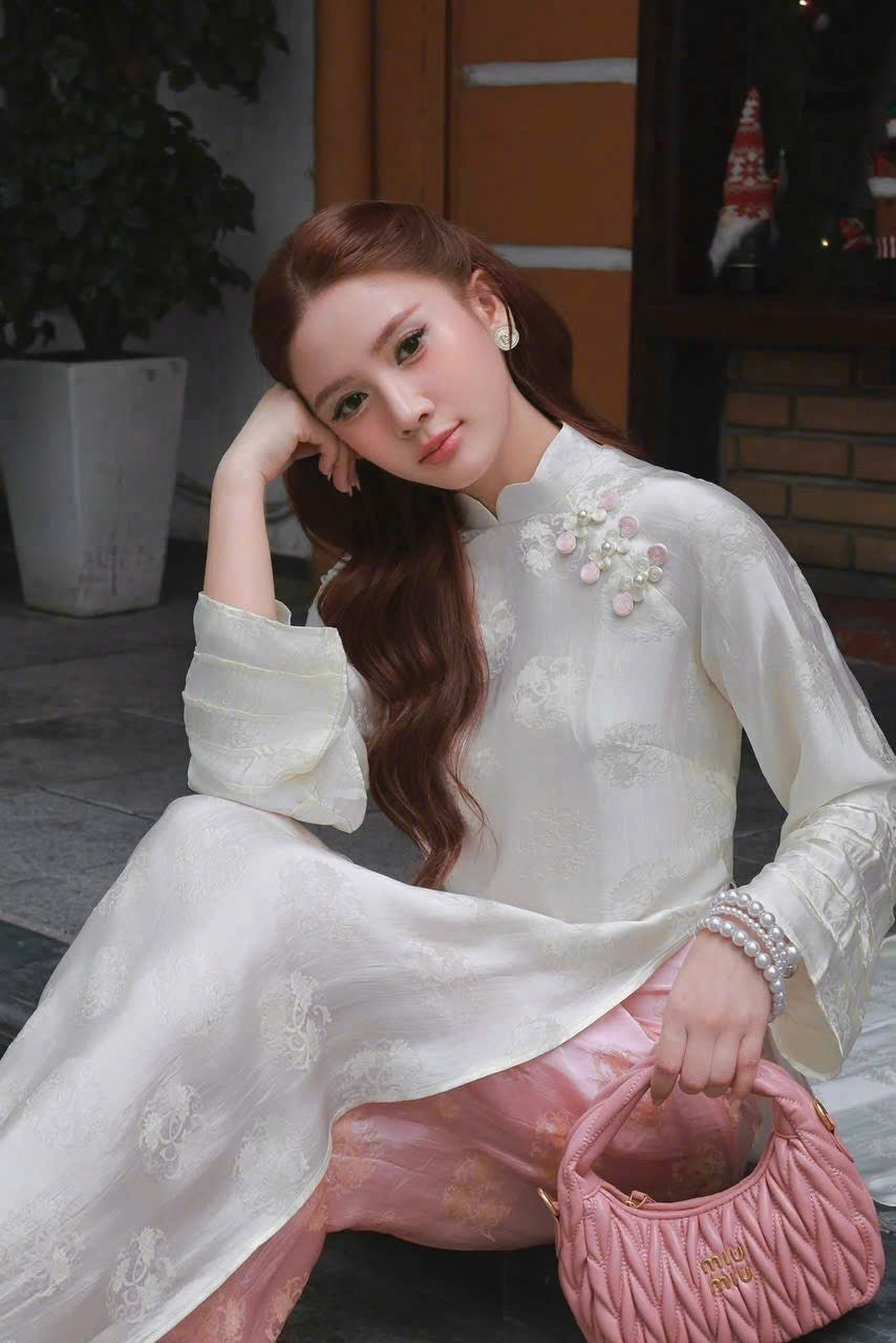 K101 5215 Áo only no pants - Áo dài dáng suông 2 tà lụa tằm màu kem