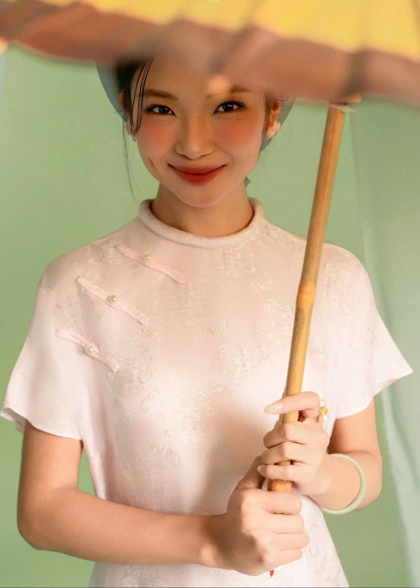 K99 Áo only no pants - Áo dài dáng suông ngắn tay lụa gấm thọ dơi màu hồng phấn