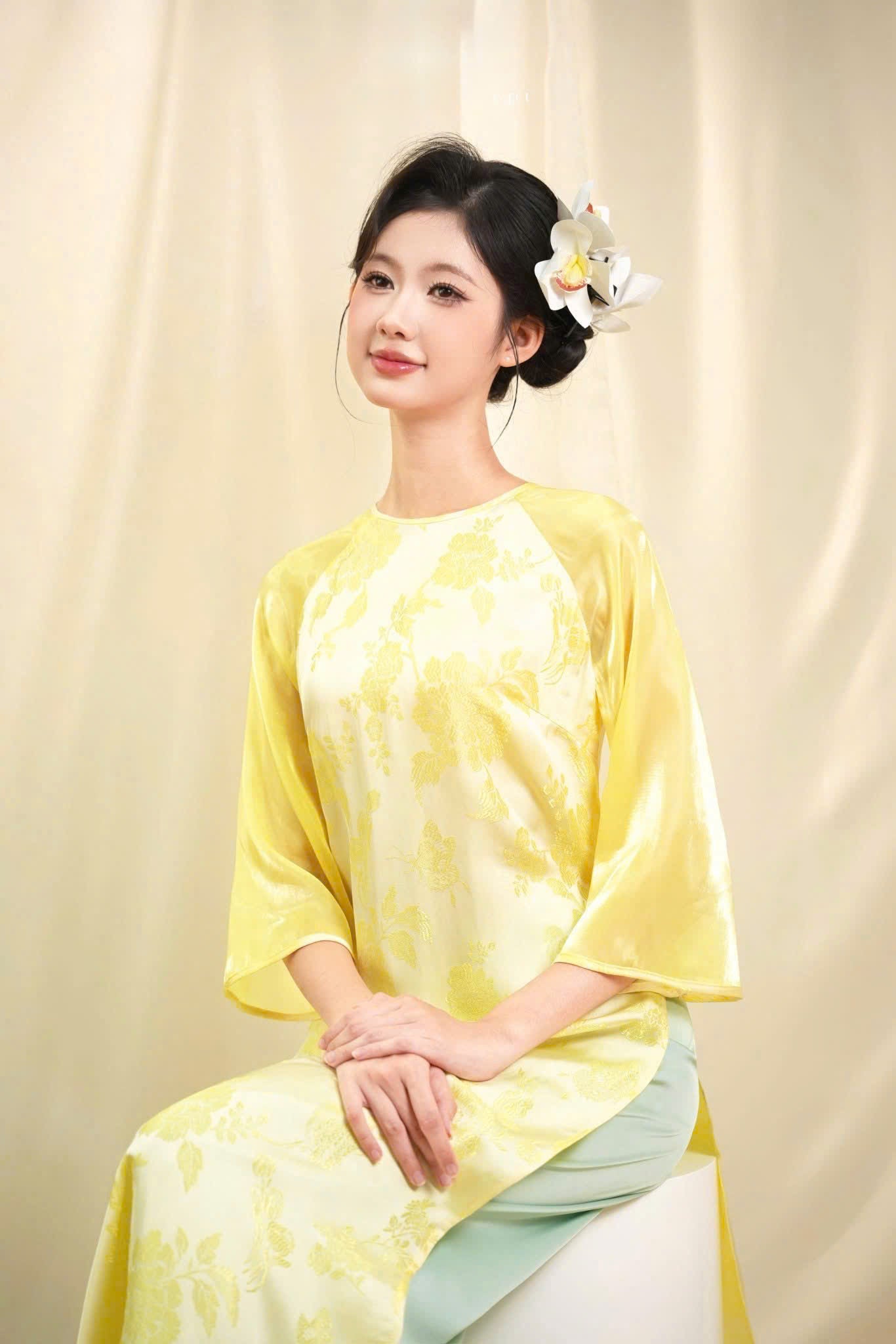 K167 Áo only no pants - Áo dài dáng suông lụa gấm phối tay tơ óng
