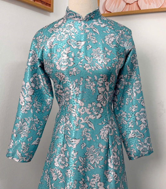 L40 5883 Áo only no pants - Áo dài dáng truyền thống chiết li eo lụa gấm vân