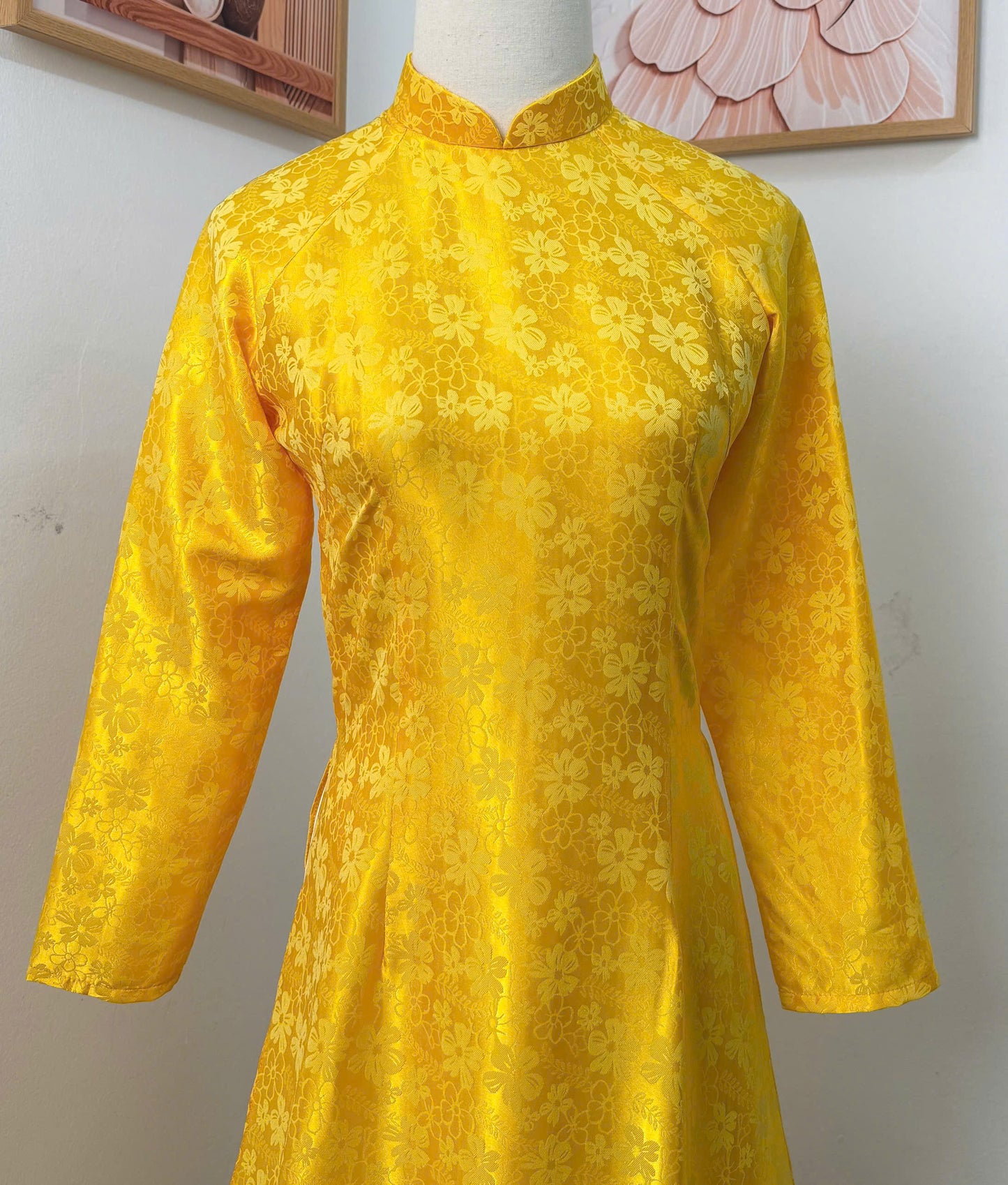 L42 Áo only no pants - Áo dài dáng truyền thống chiết li eo lụa gấm vàng