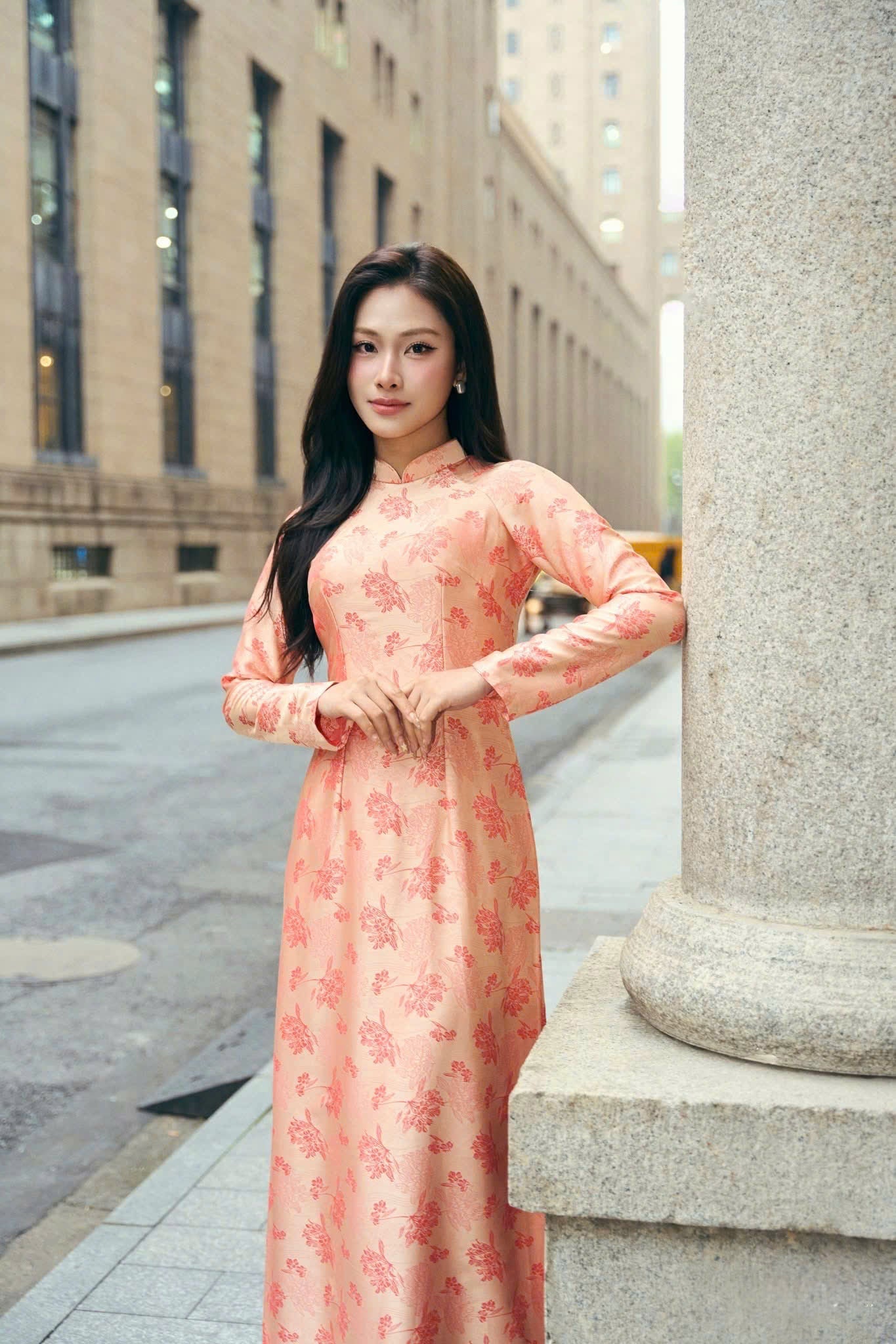 K289 Áo only no pants - Áo dài chiết eo lụa gấm màu cam nhạt