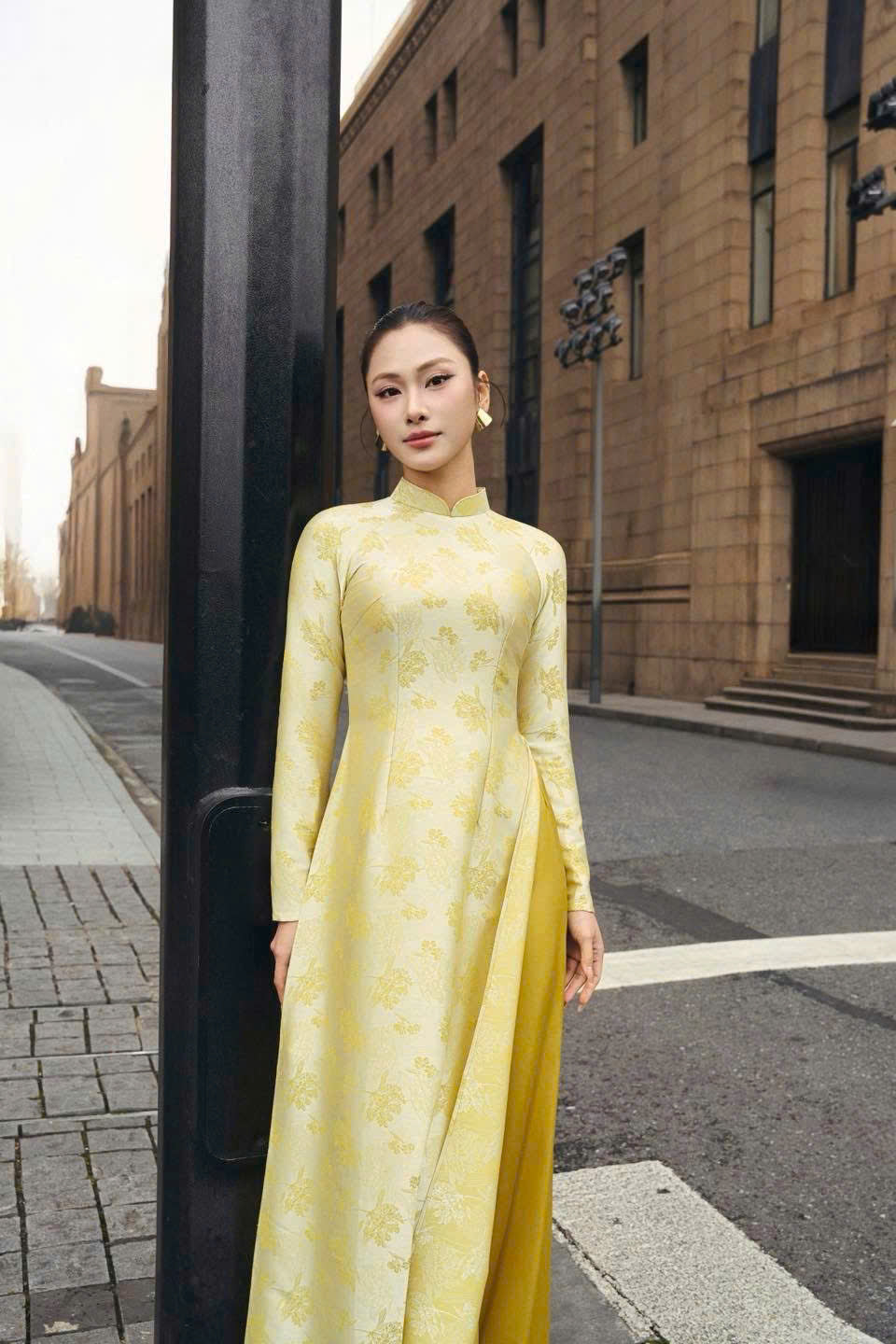 K287 Áo only no pants - Áo dài chiết eo lụa gấm thiên hương màu vàng nhạt