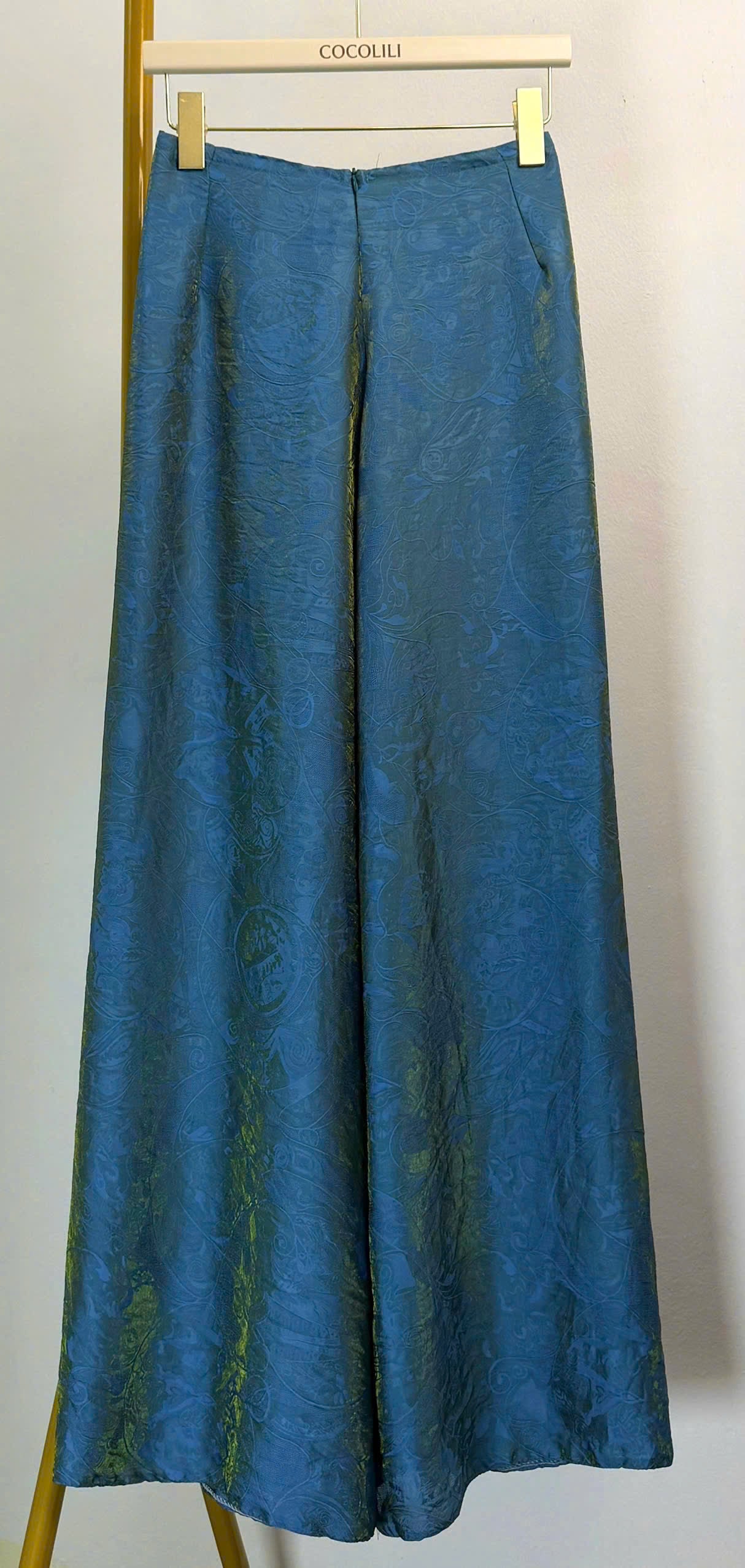 QK9 - Quần suông thường lụa ánh kim tencel màu xanh dương