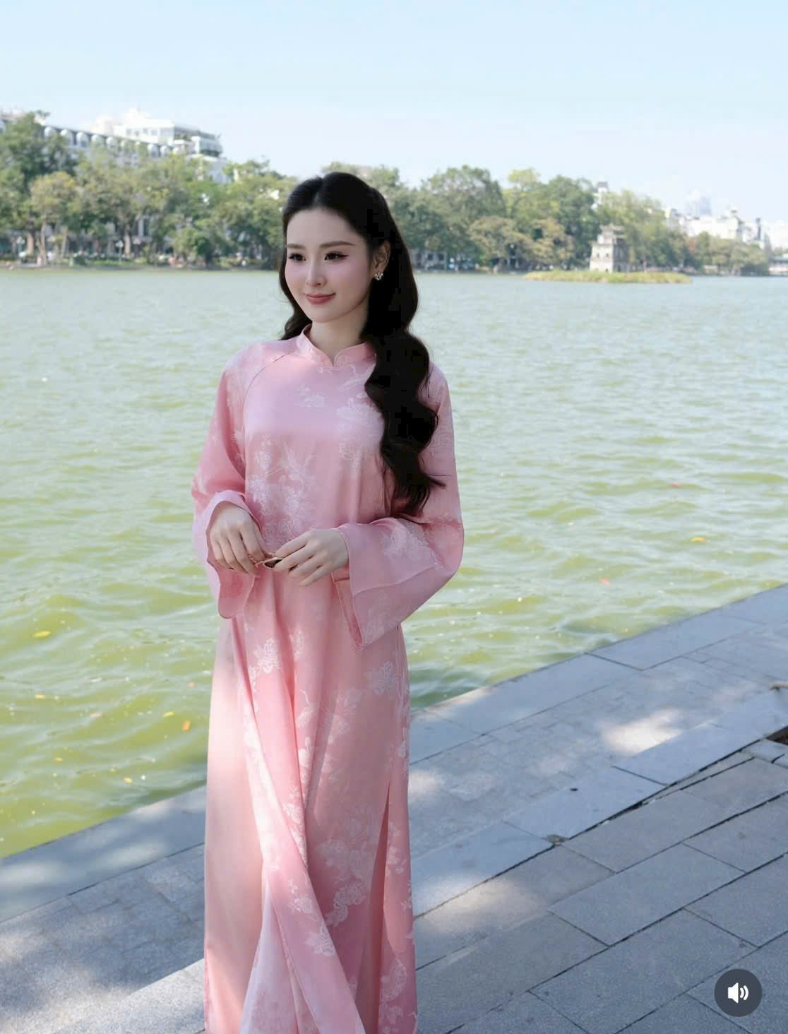 K383 6444 Áo only no pants - Áo dài dáng suông lụa sen hạc màu hồng