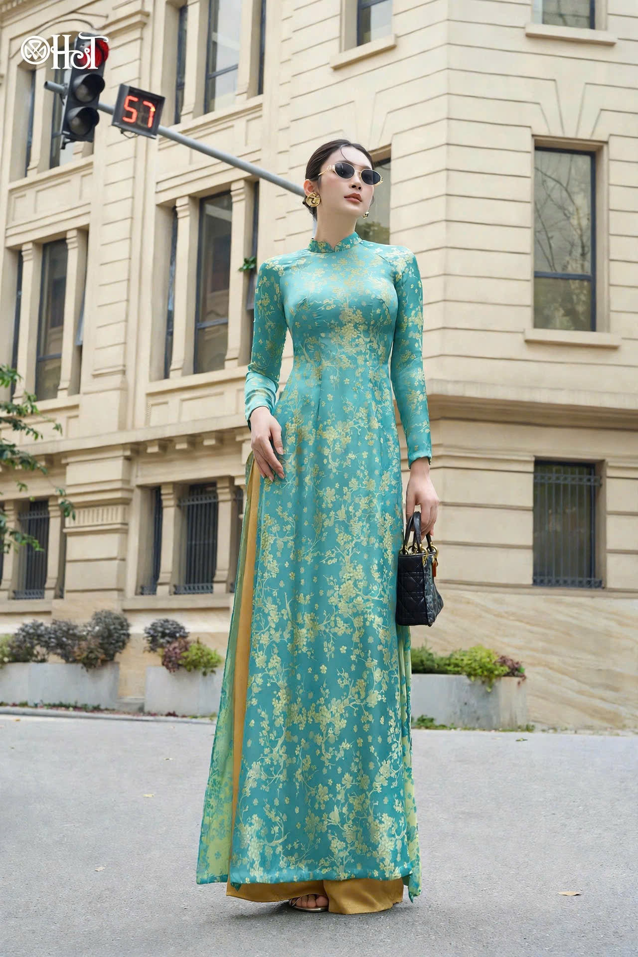K387 6450 Áo only no pants - Áo dài dáng truyền thống lụa tằm tuyết mai màu xanh