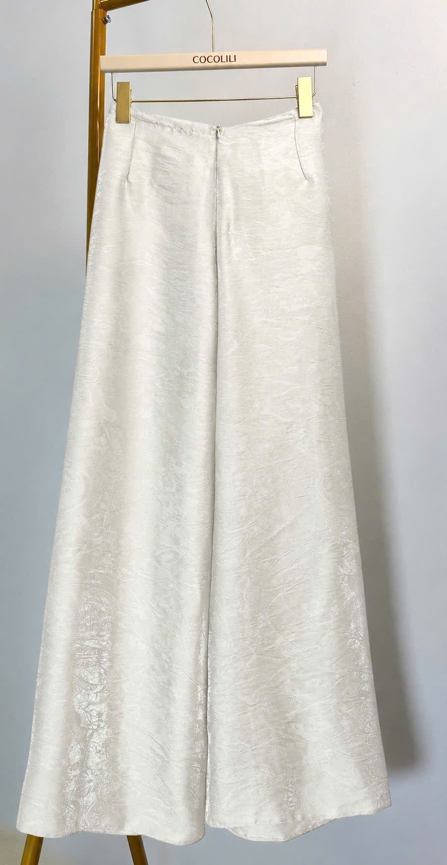 QK11 6360 - Quần suông thường lụa ánh kim tencel màu trắng