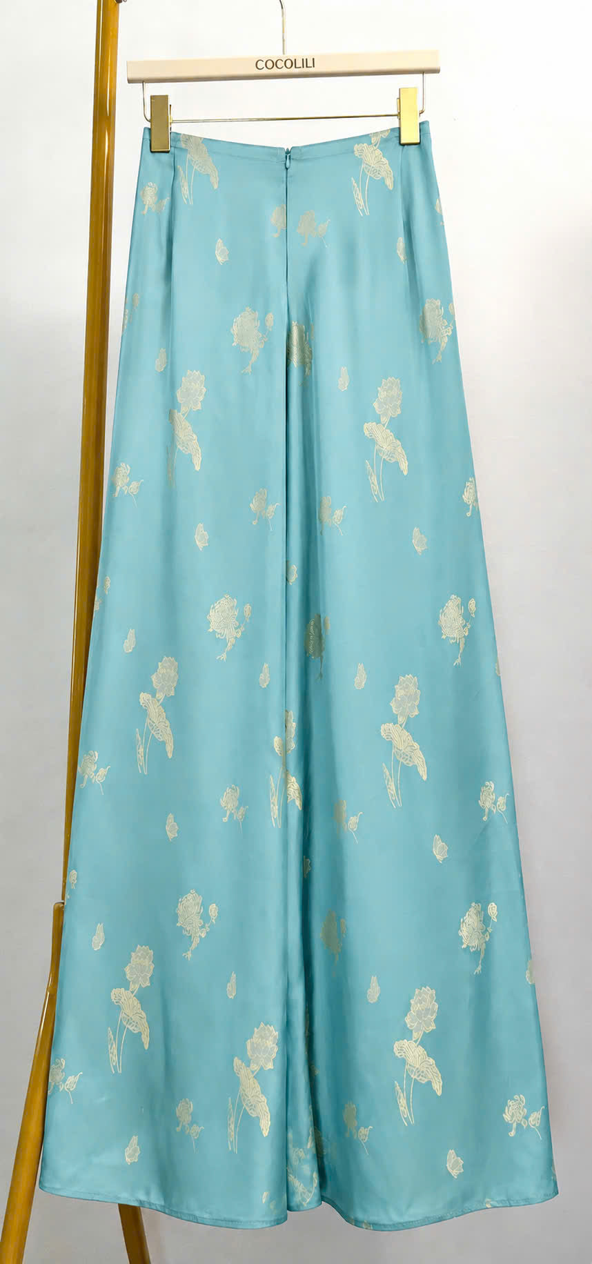QG03 - Quần suông thường lụa tằm sen dạ cúc màu xanh blue