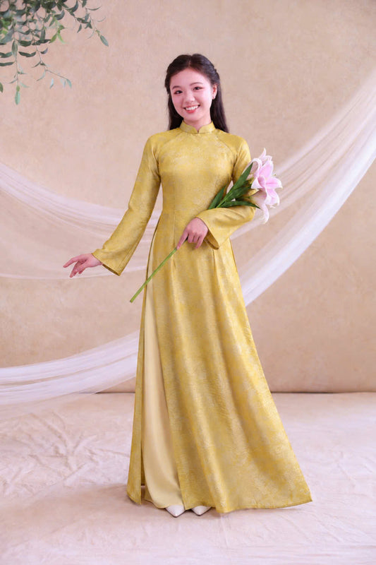 K345 Áo only no pants - Áo dài chiết eo lụa tằm ánh kim tencel màu vàng nhạt