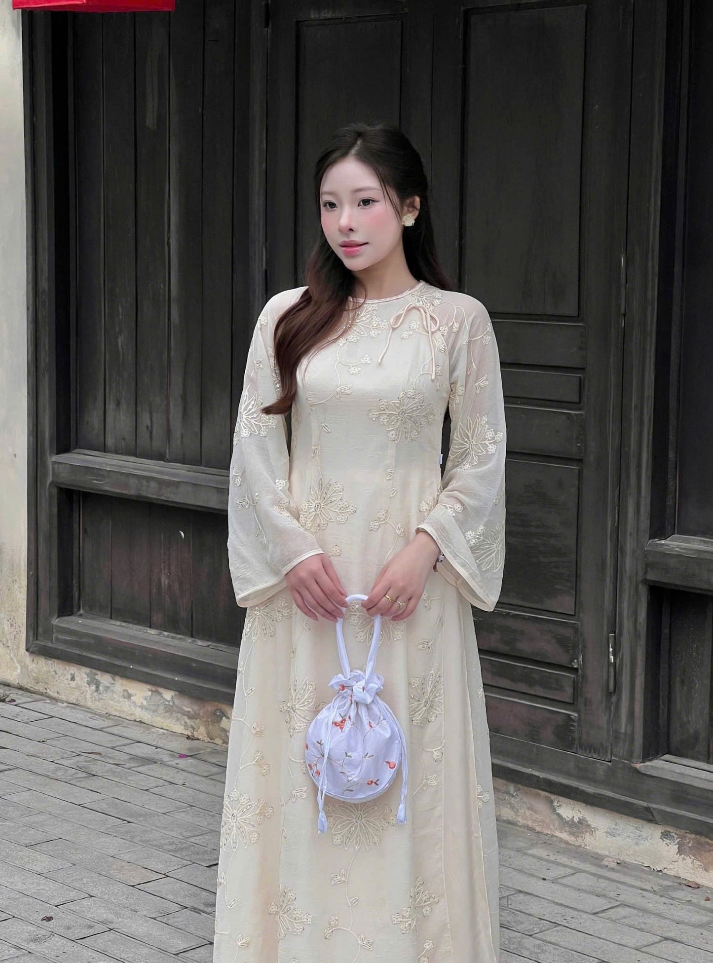 K52 Áo only no pants - Áo dài dáng truyền thống chiết li eo tơ thêu 4 tà