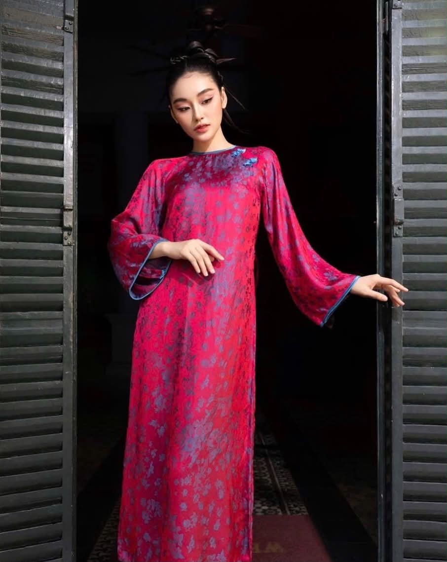 H737 4064 Áo only no pants - Áo dài dáng suông 2 tà lụa silk óng tuyết mai