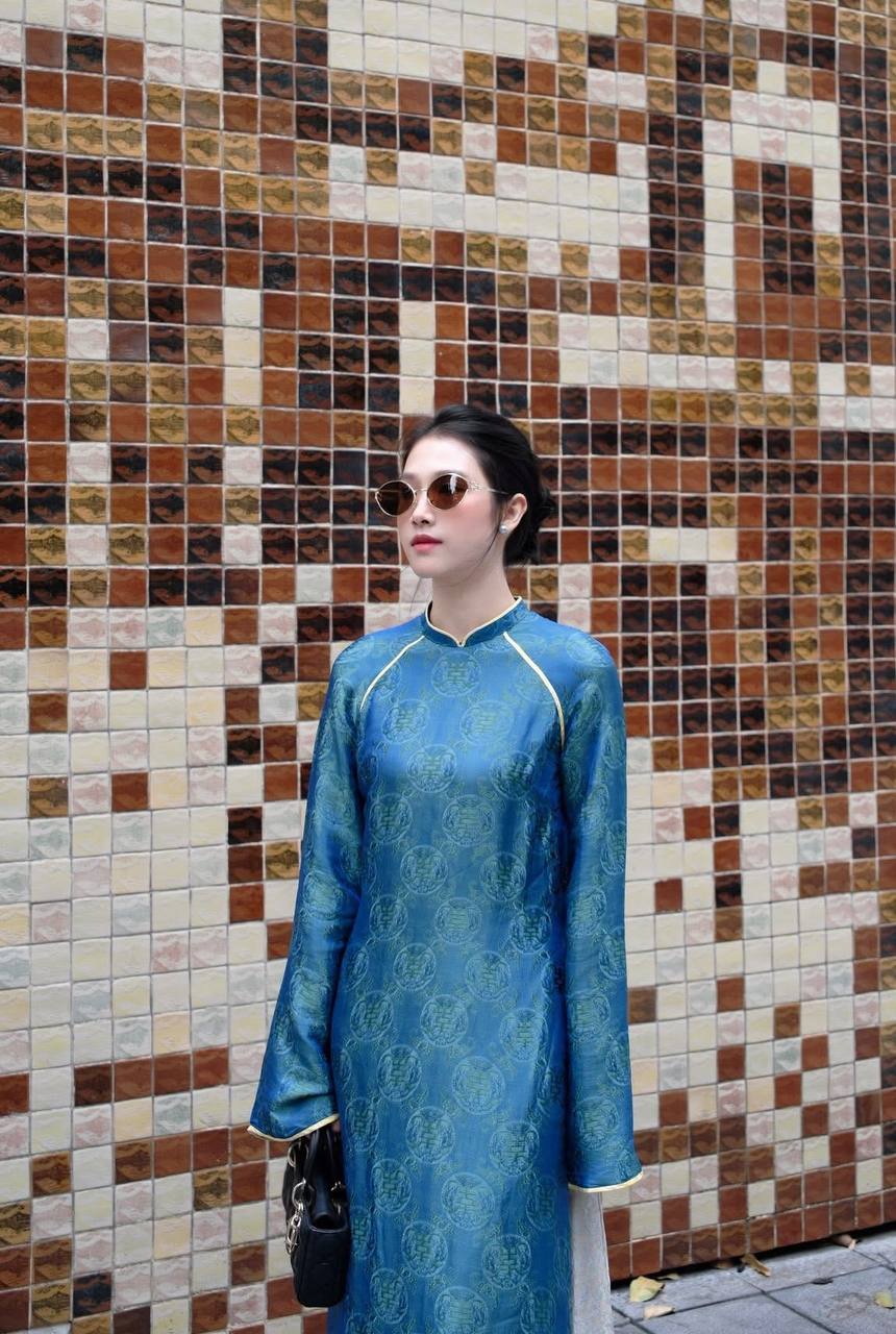K172 Áo only no pants - Áo dài dáng suông 4 tà lụa tằm thọ dơi