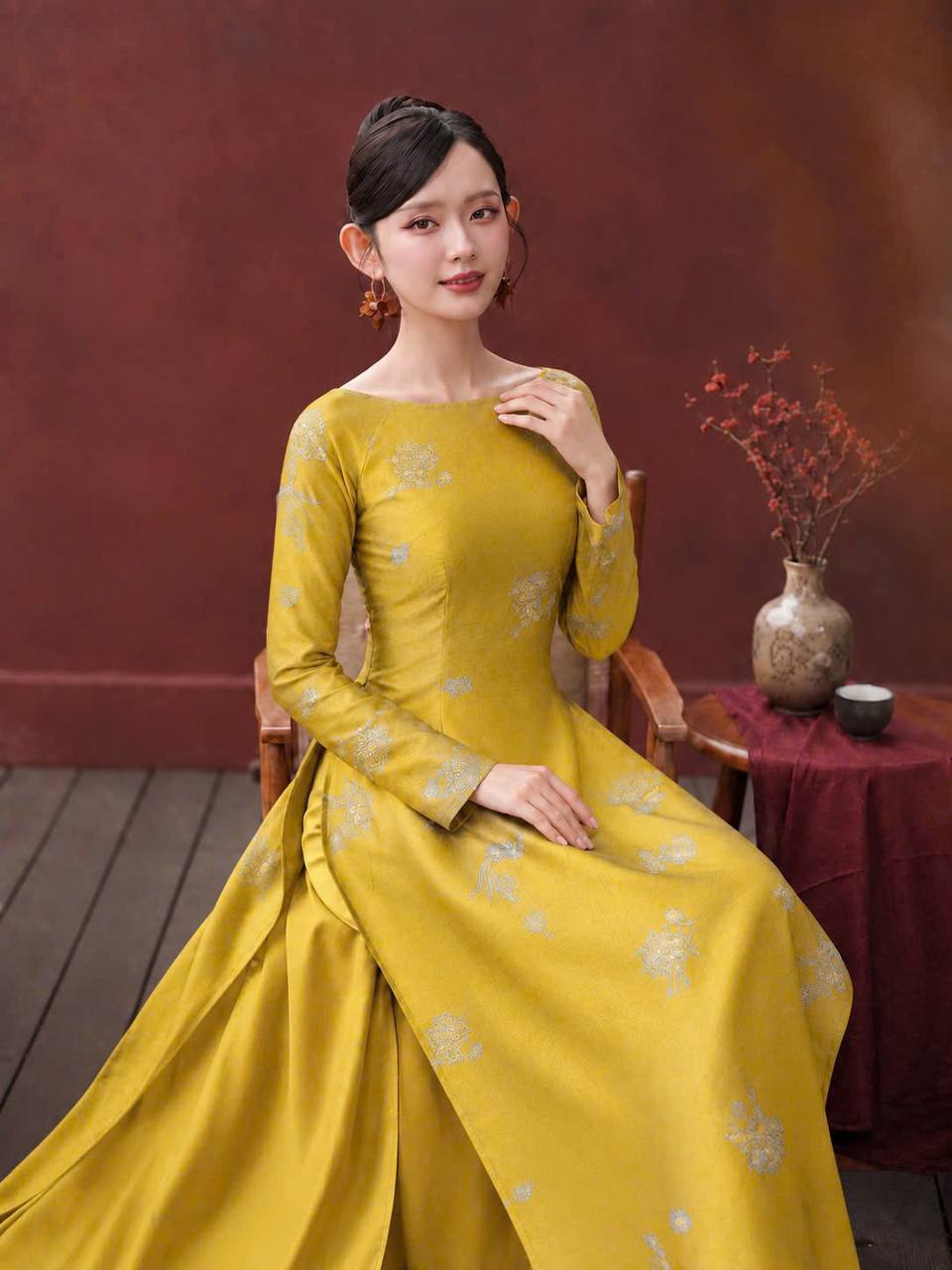 K186 Áo only no pants - Áo dài dáng truyền thống chiết li eo lụa tằm sen dạ cúc cổ thuyền màu vàng
