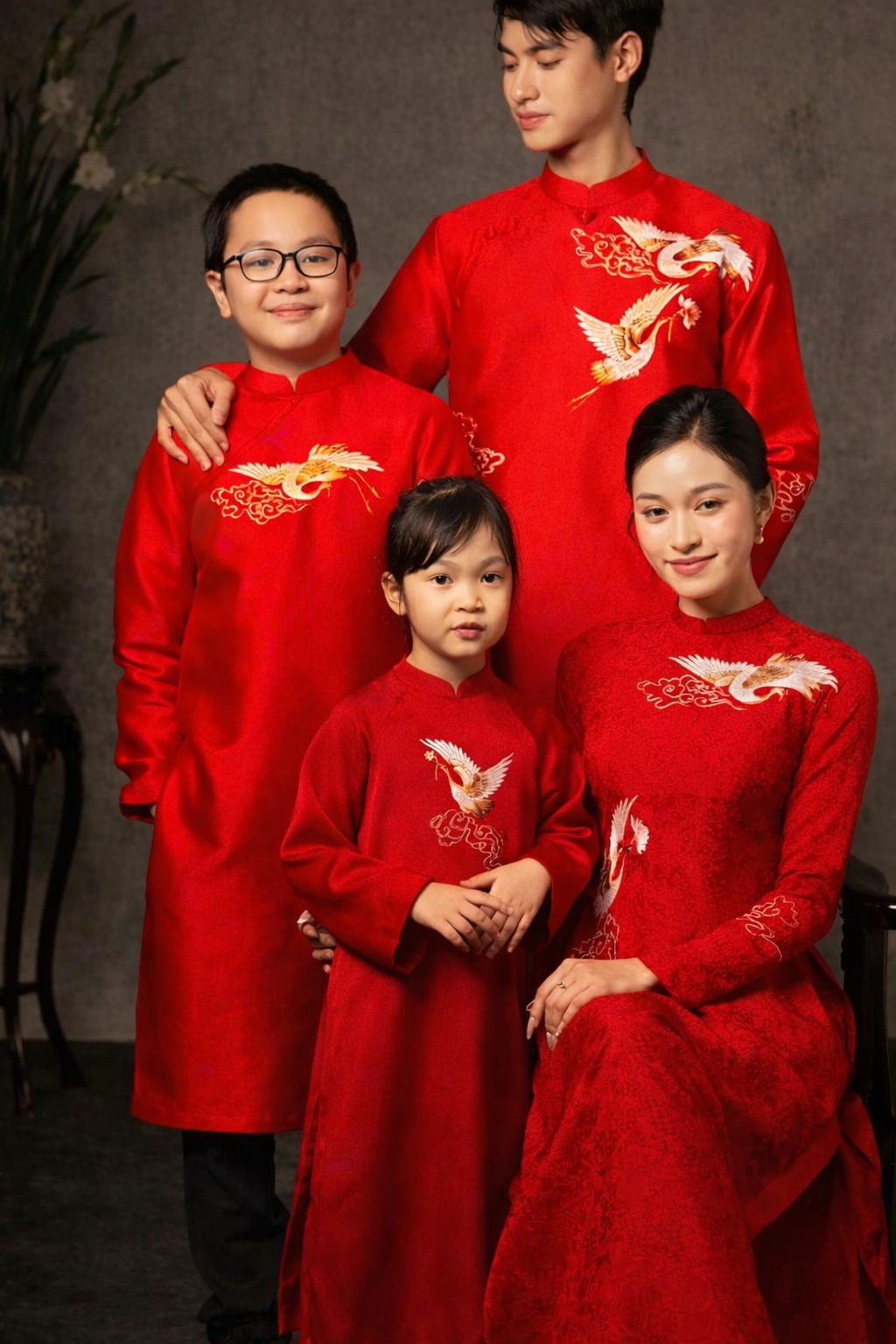 M175 Áo + quần đỏ - Áo dài mẹ dáng truyền thống lụa thọ dơi màu đỏ