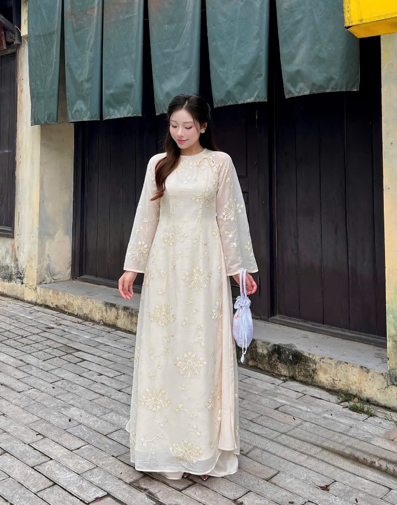 K52 Áo only no pants - Áo dài dáng truyền thống chiết li eo tơ thêu 4 tà