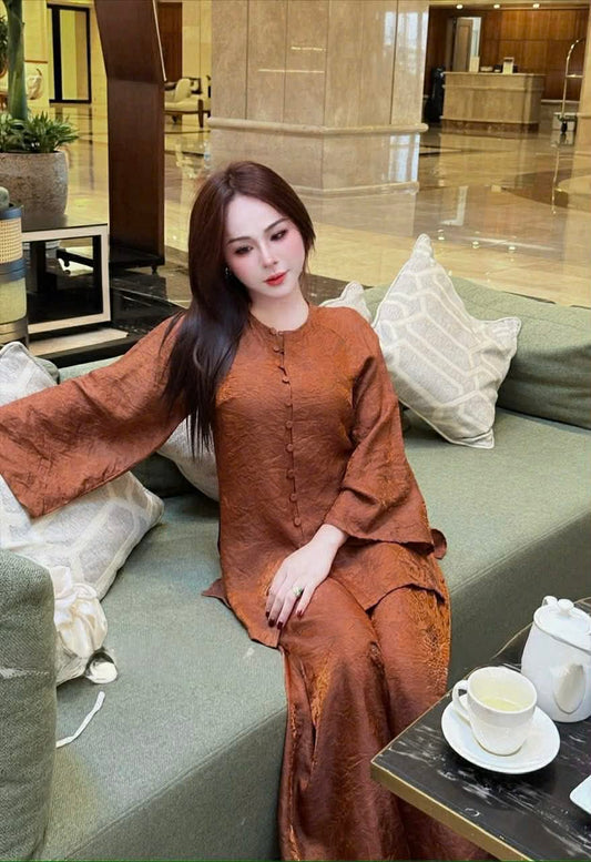 BB113 4038 - Set bà ba lụa tằm ánh kim thọ dơi màu nâu
