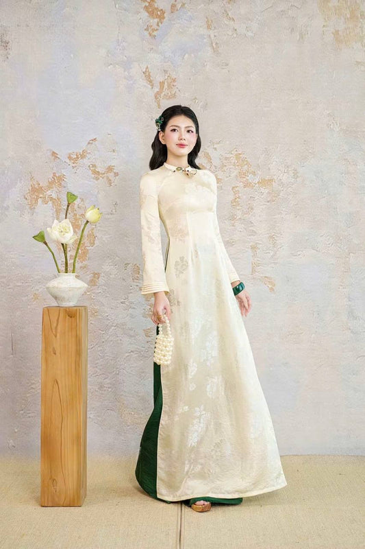 K227 5735 Áo only no pants - Áo dài dáng truyền thống chiết li eo lụa gấm màu trắng kem