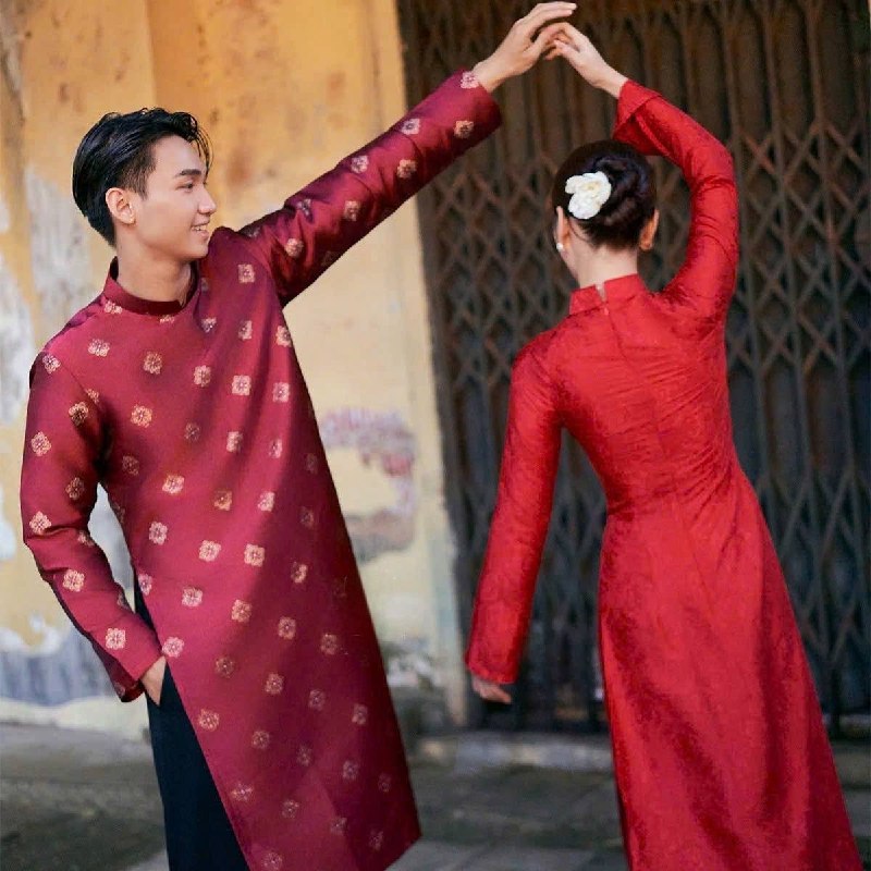 B228 - Áo nam gấm màu đỏ