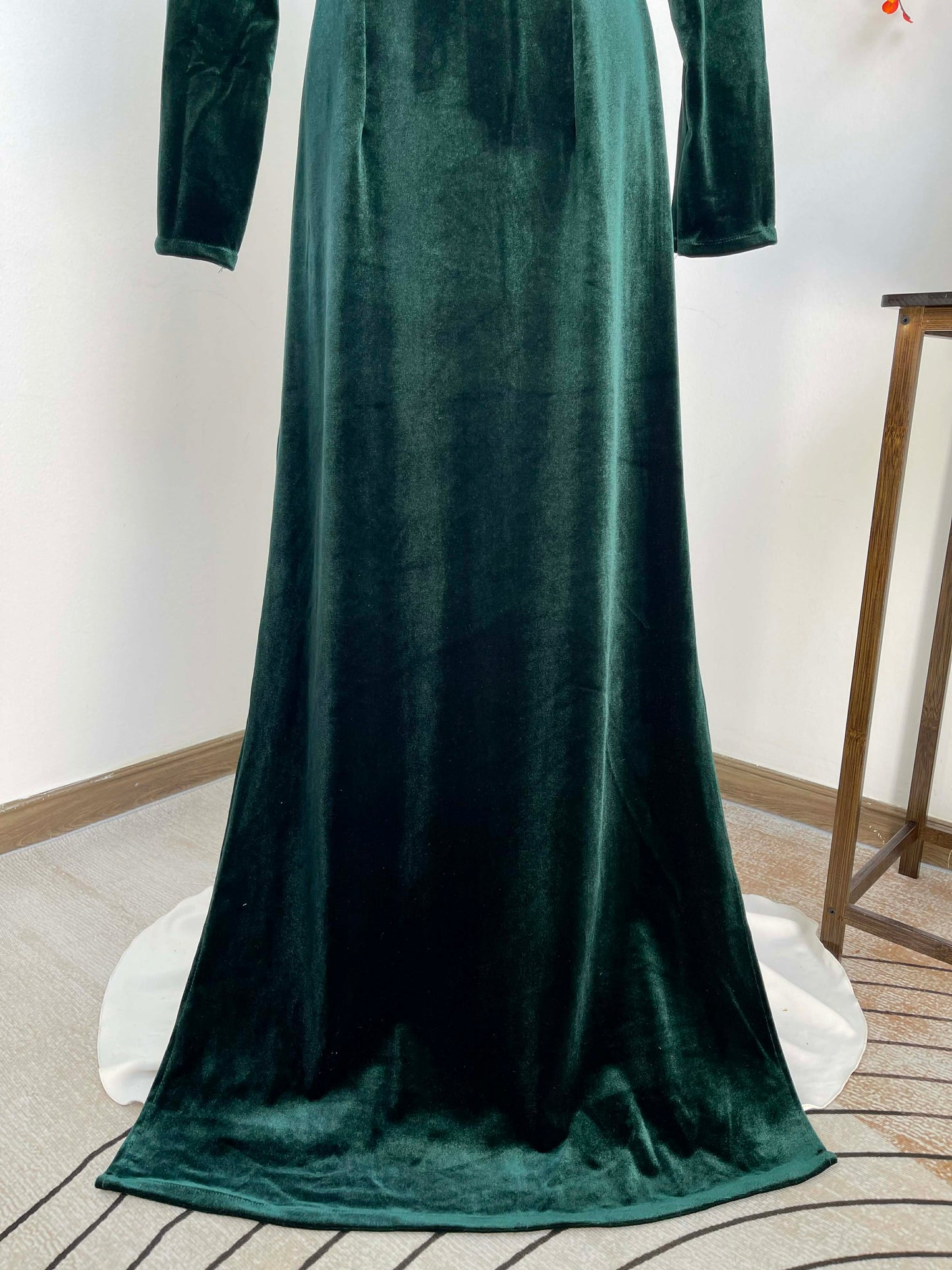 H444 1890 Áo only - Áo dài nhung trơn màu xanh lá đậm