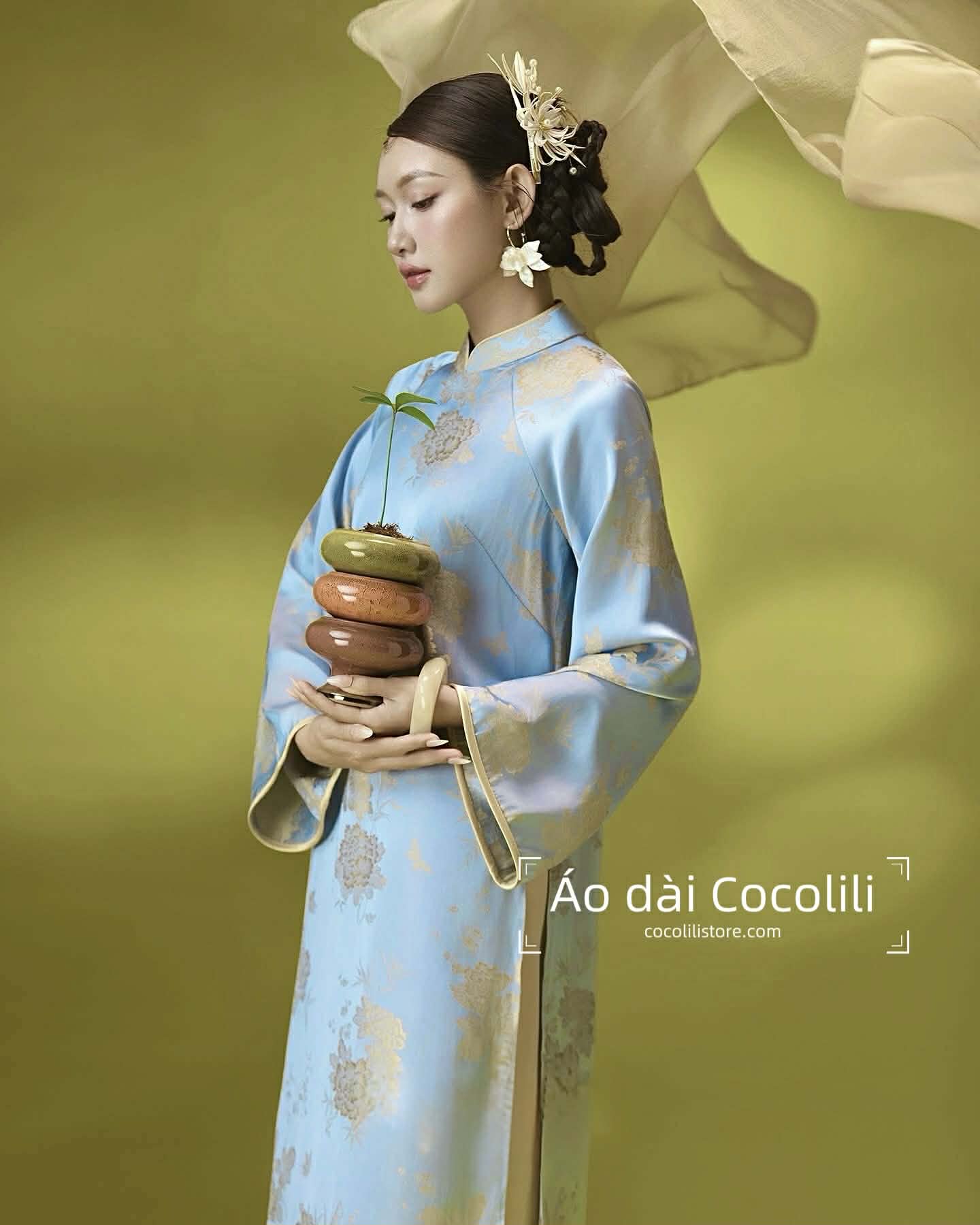 H653 Áo only no pants - Áo dài dáng suông 2 tà lụa gấm màu xanh blue