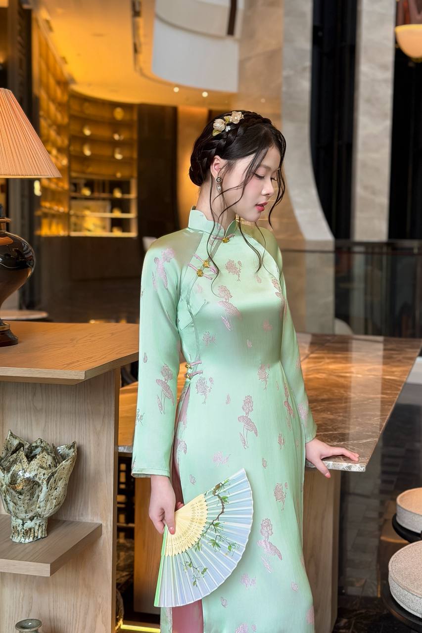 K240 Áo + quần cùng chất - Áo dài chiết eo 2 tà lụa tằm sen dạ cúc màu xanh ngọc