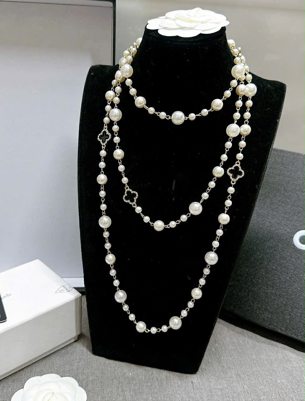 VV07 - Vòng ngọc trai cỏ 4 lá