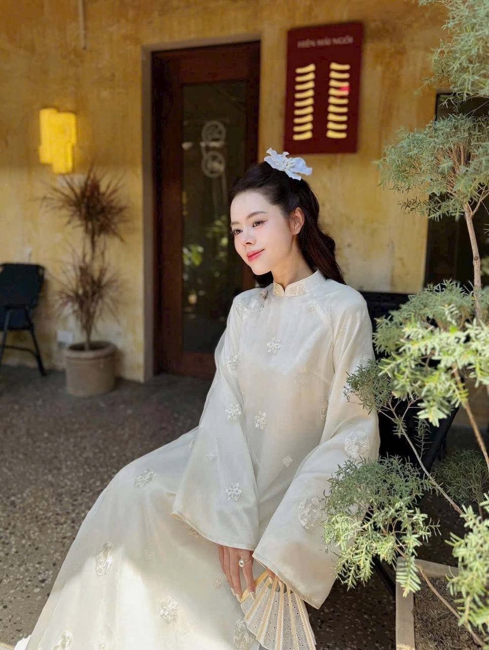 TN133 Áo only no pants - Áo dài dáng suông tơ thêu 4 tà màu trắng